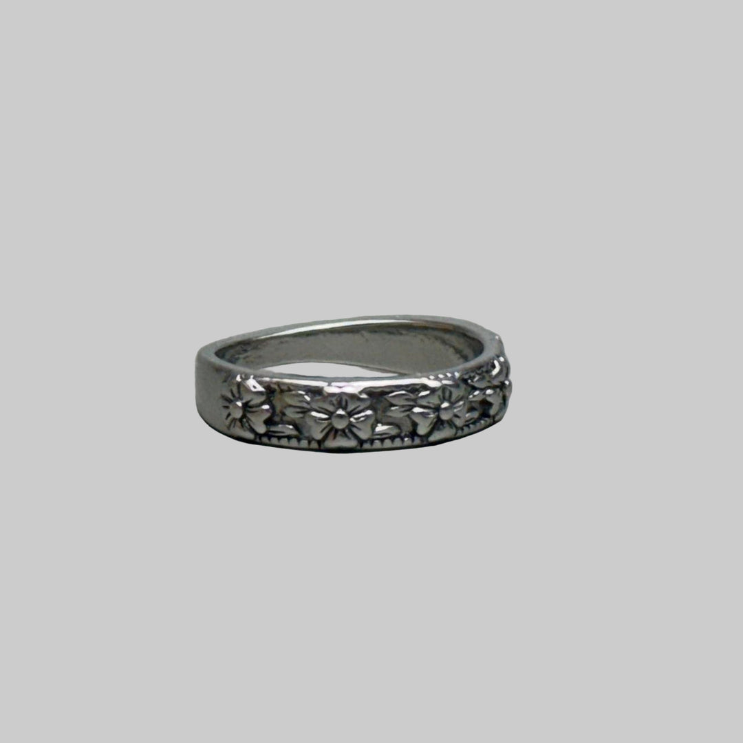 Silver Flower Band Ring - Rynor
