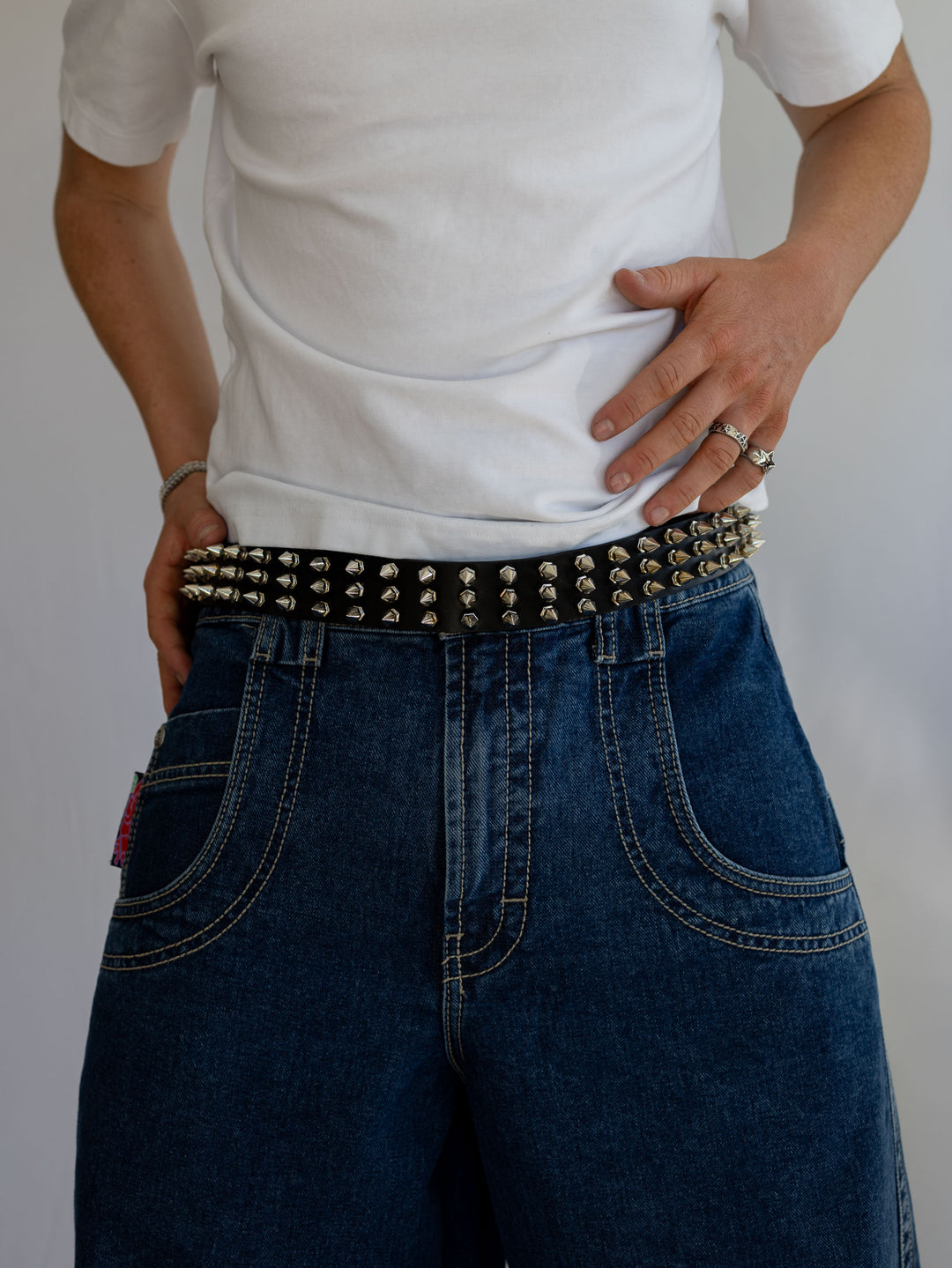 Ceinture noire cloutée