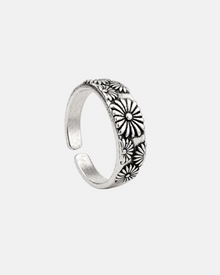 Daisy Field Ring