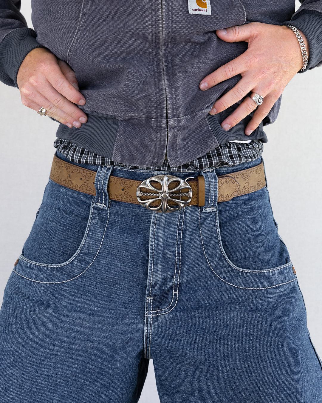 Ceinture marron à boucle florale de style western