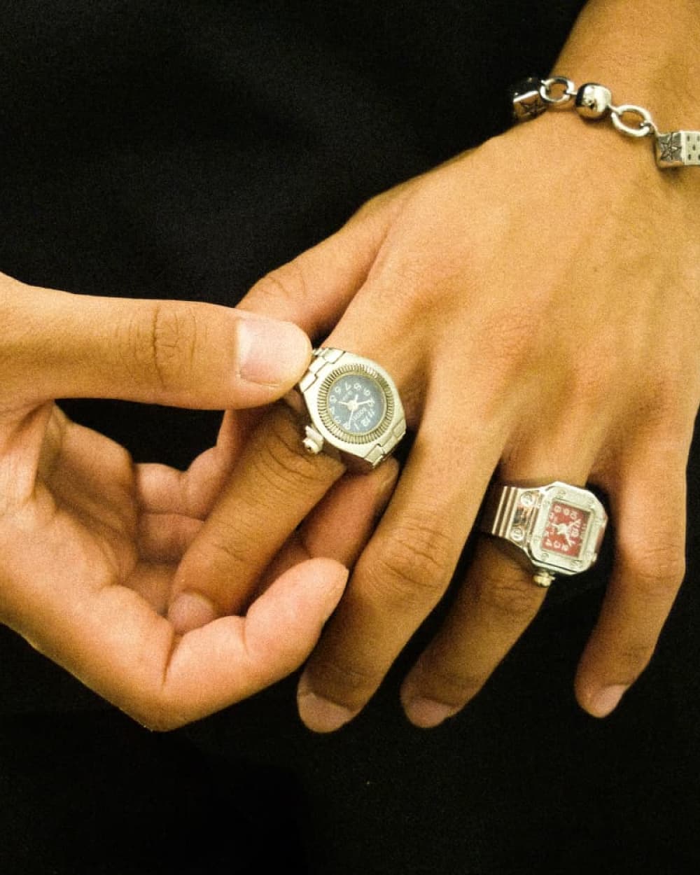 Rynor Bozhi Watch Ring – silver-tone classic watch ring with white dial, product detail photo
