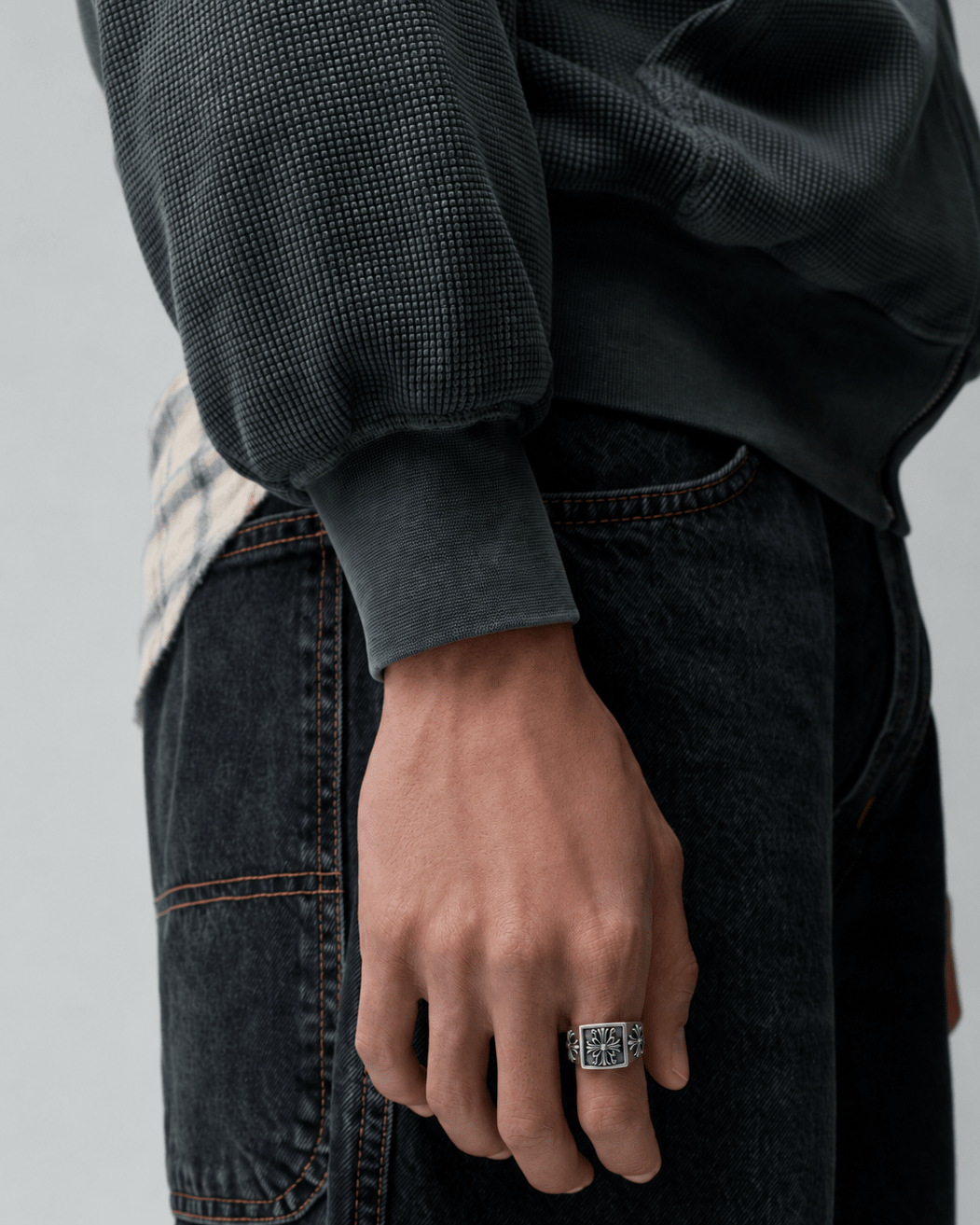 Rynor Chrome Cross Ring – 925 sterling silver gothic cross band ring, worn by a model