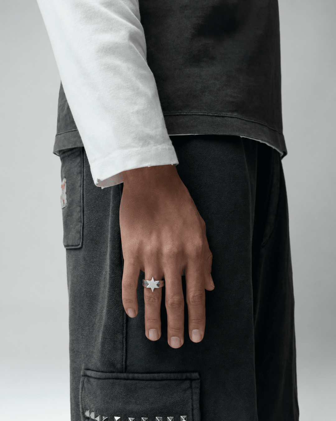 Rynor Silver Star Pick Ring – 925 sterling silver star pick ring, worn by a model