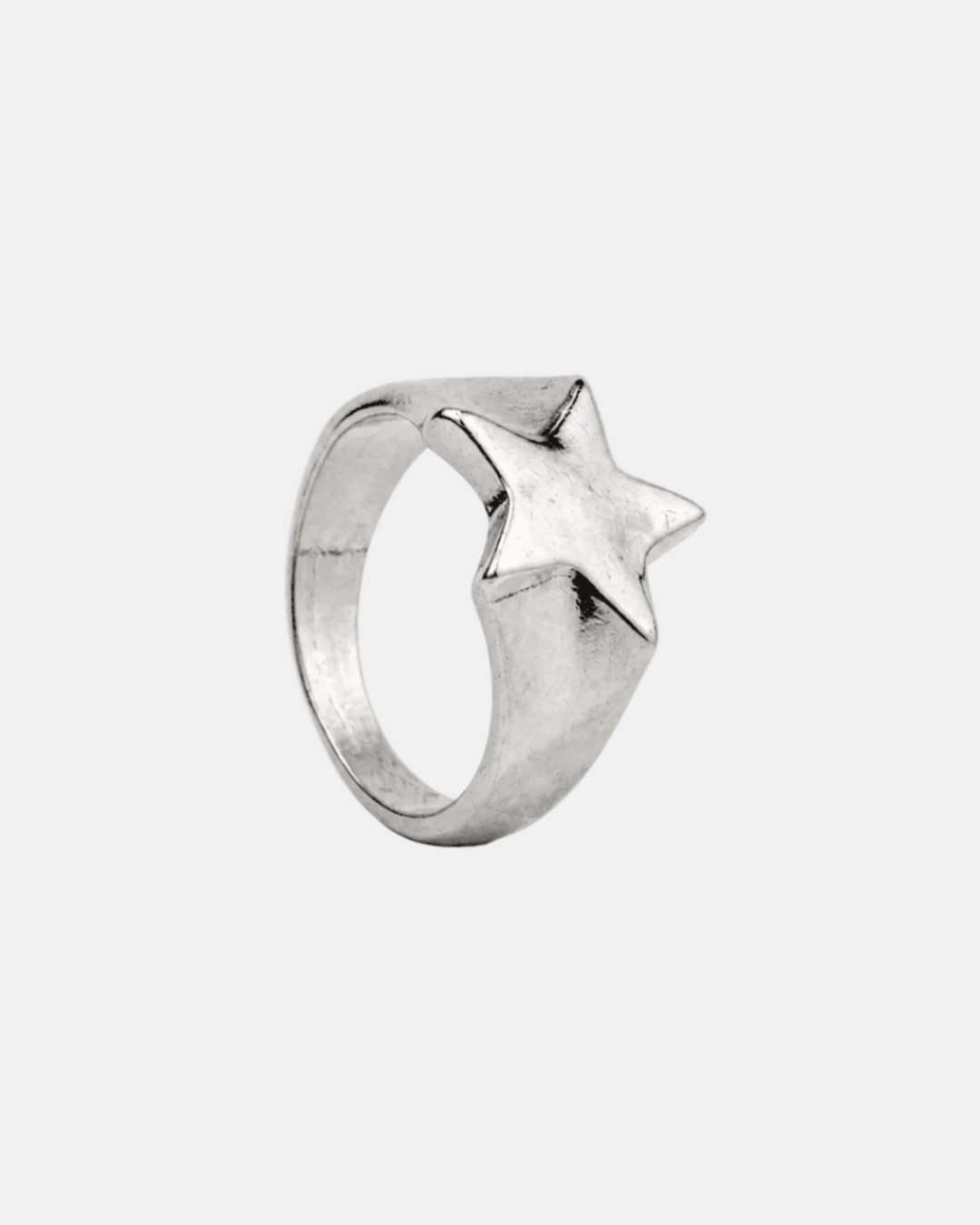 Rynor Silver Star Ring – 925 sterling silver star ring, product photo on white background